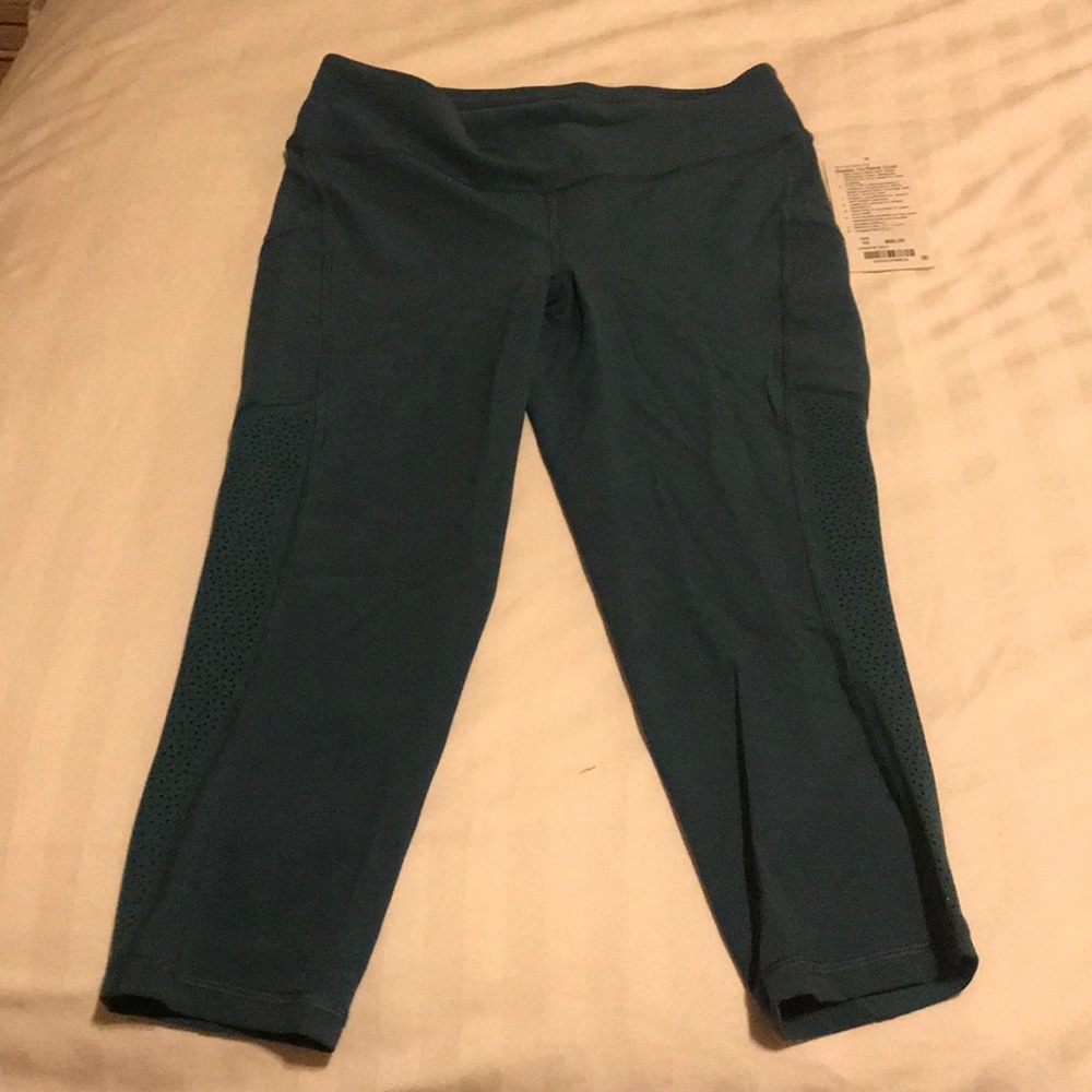 Lululemon- size 10 crop pants NWT